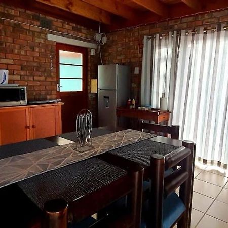 Cozy Cottage +/- 500M From The Beach Cape Town Bagian luar foto