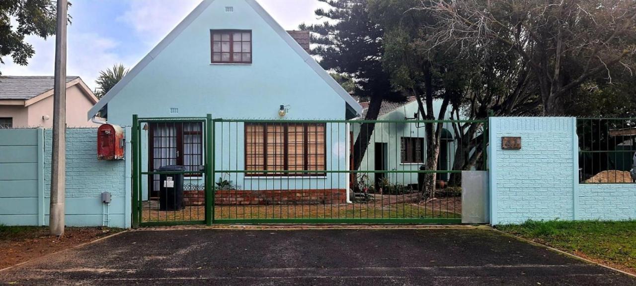 Cozy Cottage +/- 500M From The Beach Cape Town Bagian luar foto
